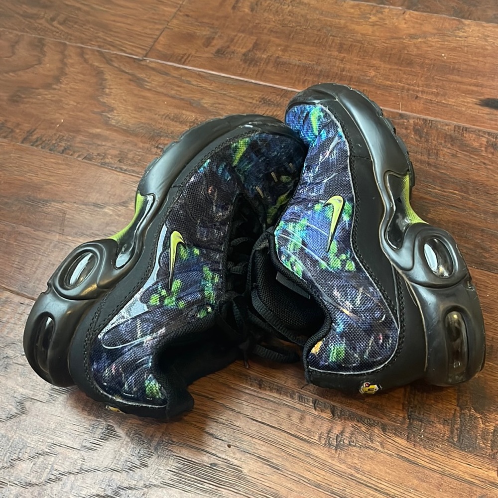 Nike Air Max Plus Sz 2.5Y